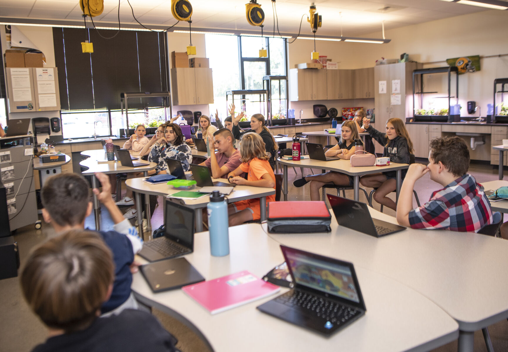 Students grow root vegetables using hydroponics at Ben Steele Middle School